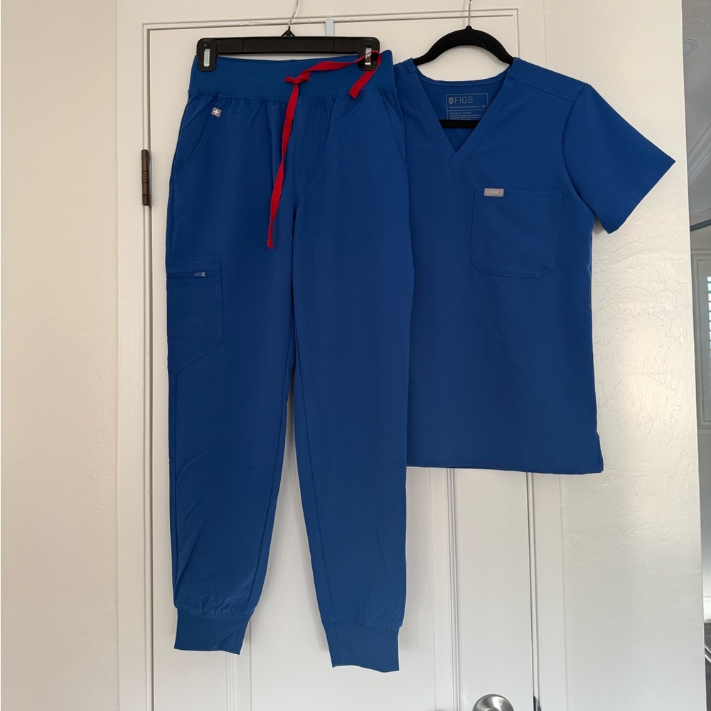 Figs Women's Royal Blue Scrub Top & Jogger Set with Red Drawstring